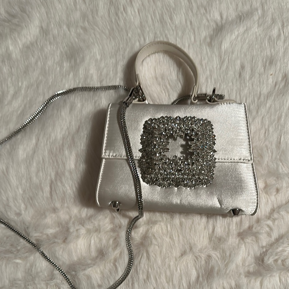Elegant Silver Handbag with Crystal Embellishment
